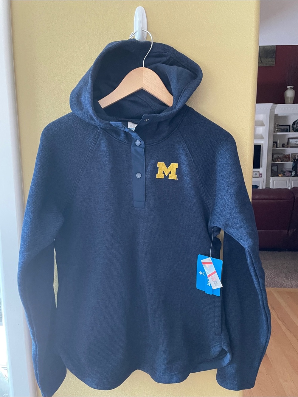 NWT Columbia Michigan Wolverines Women’s Sweater Pullover Hoodie